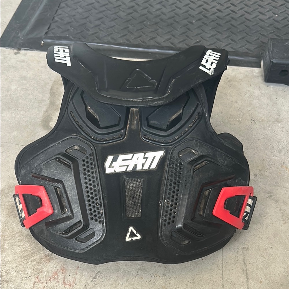 Leatt Fusion 2.0 Black and Red Chest Protector